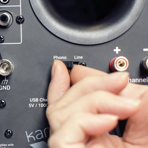 Kanto Audio YU4 Aktív Bluetooth hangfal, lakk fekete