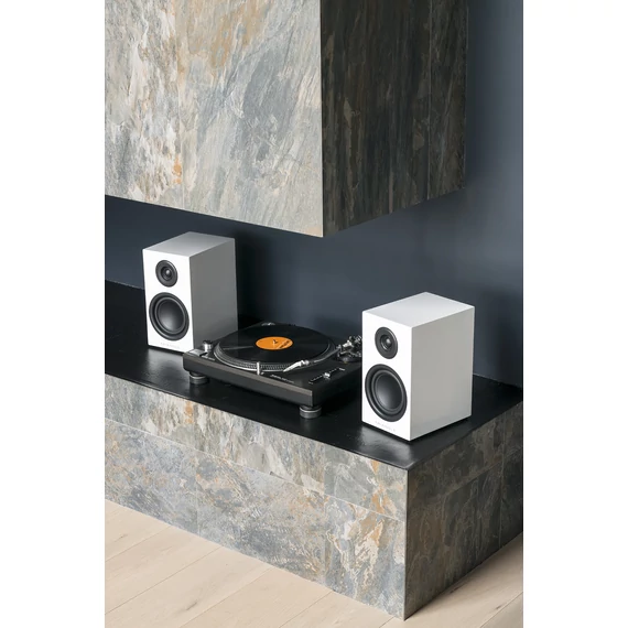 Triangle Elara LN01A aktív polcsugárzó pár, matt fekete